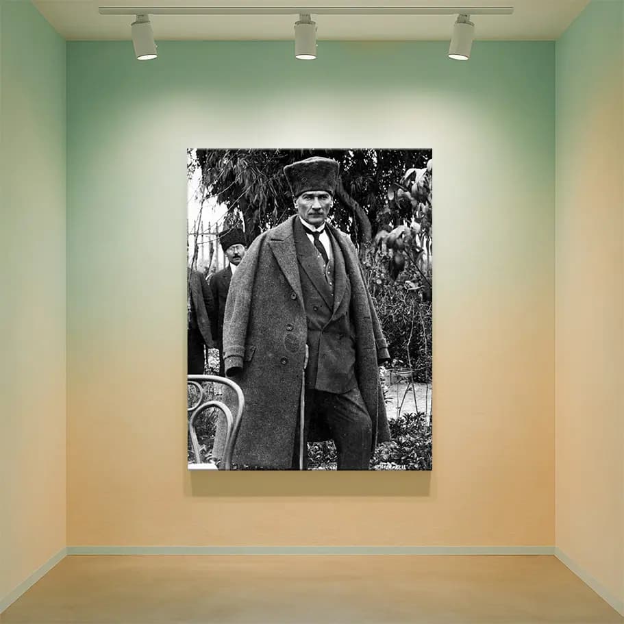 Gazi Mustafa Kemal Atatürk Posteri (Siyah Beyaz) | Premium Baskı